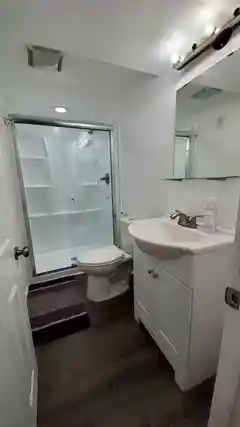 Shared bathroom 2 on lower floor